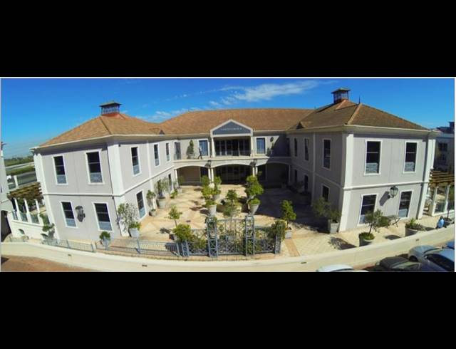 2,095M² BUILDING TO LET IN CENTURY CITY